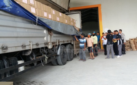 Surat Suara Pemilihan Presiden dan DPD RI Tiba di Kantor KPU